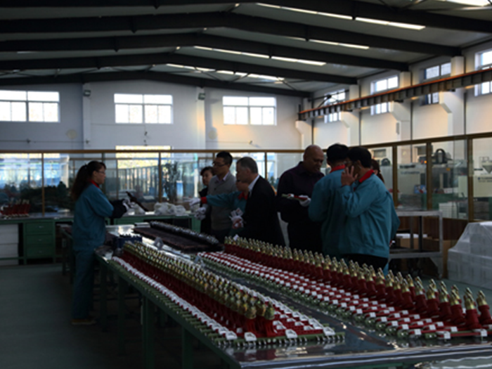 新西蘭、泰國客戶來廠參觀