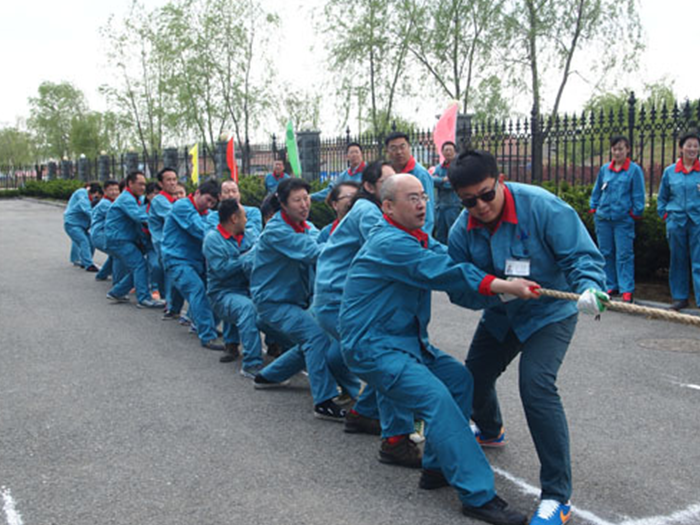 高舉五四火炬 爭當(dāng)青年先鋒