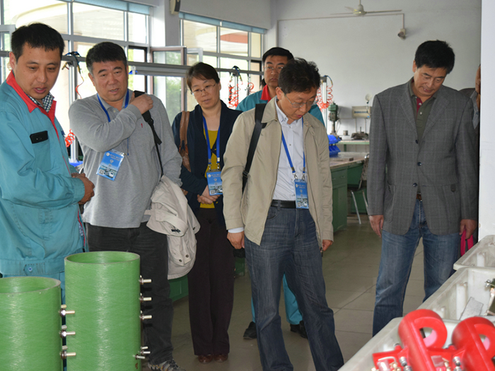 科技列車(chē)丹東行專(zhuān)家特派團(tuán)來(lái)我公司進(jìn)行技術(shù)指導(dǎo)